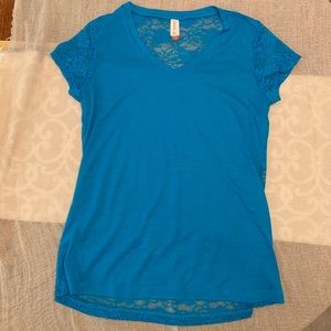 🎊2 for$15🎊 Juniors tshirt